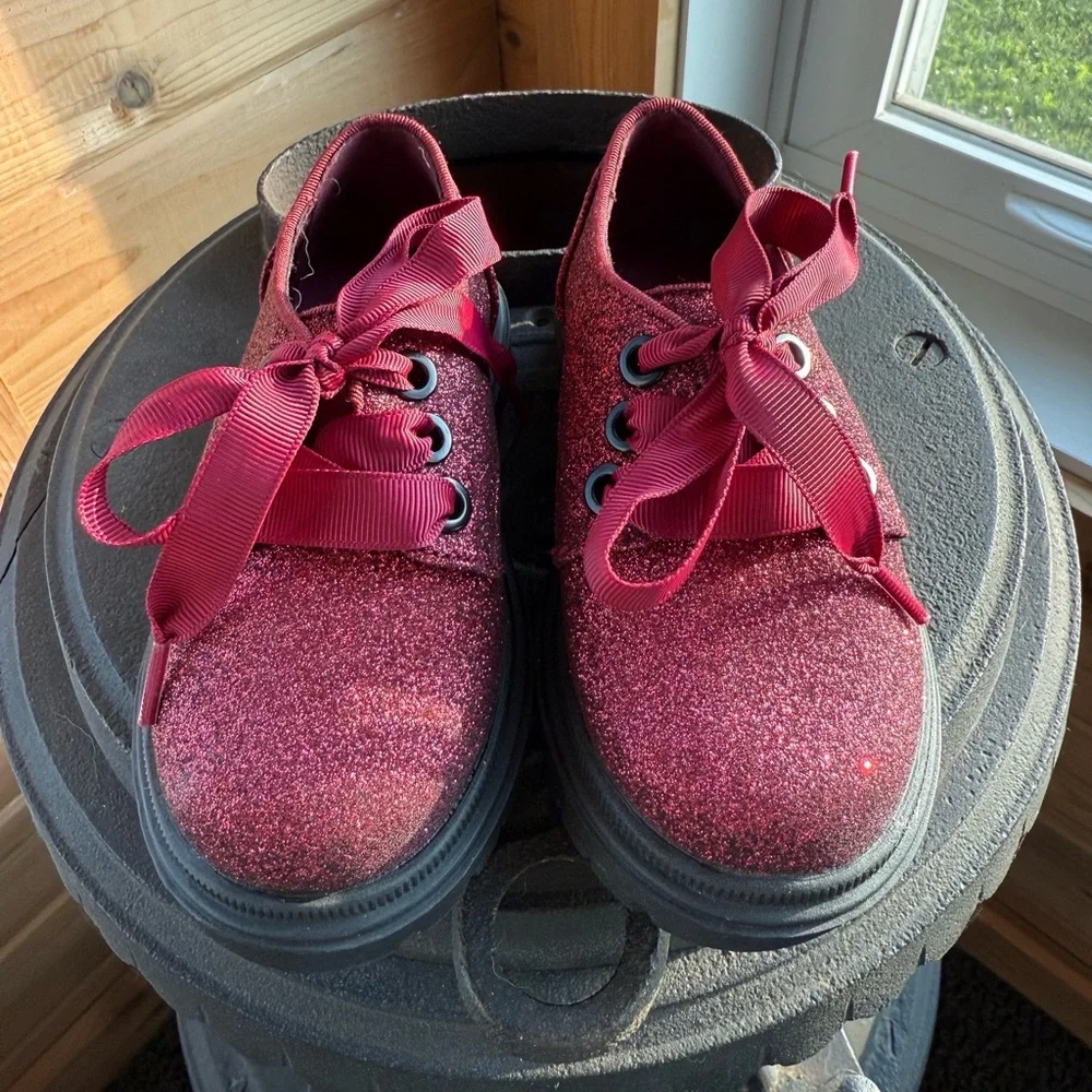 Cat & Jack NWOT Burgundy Sparkle Size 7 Dress Shoe